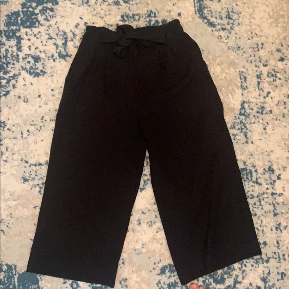 Lululemon Noir Crop